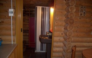 Bungalow, 1 soverom | Bad | Dusj og hårføner