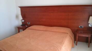 Bungalow, 2 Bedrooms | Cribs/infant beds, rollaway beds, free WiFi