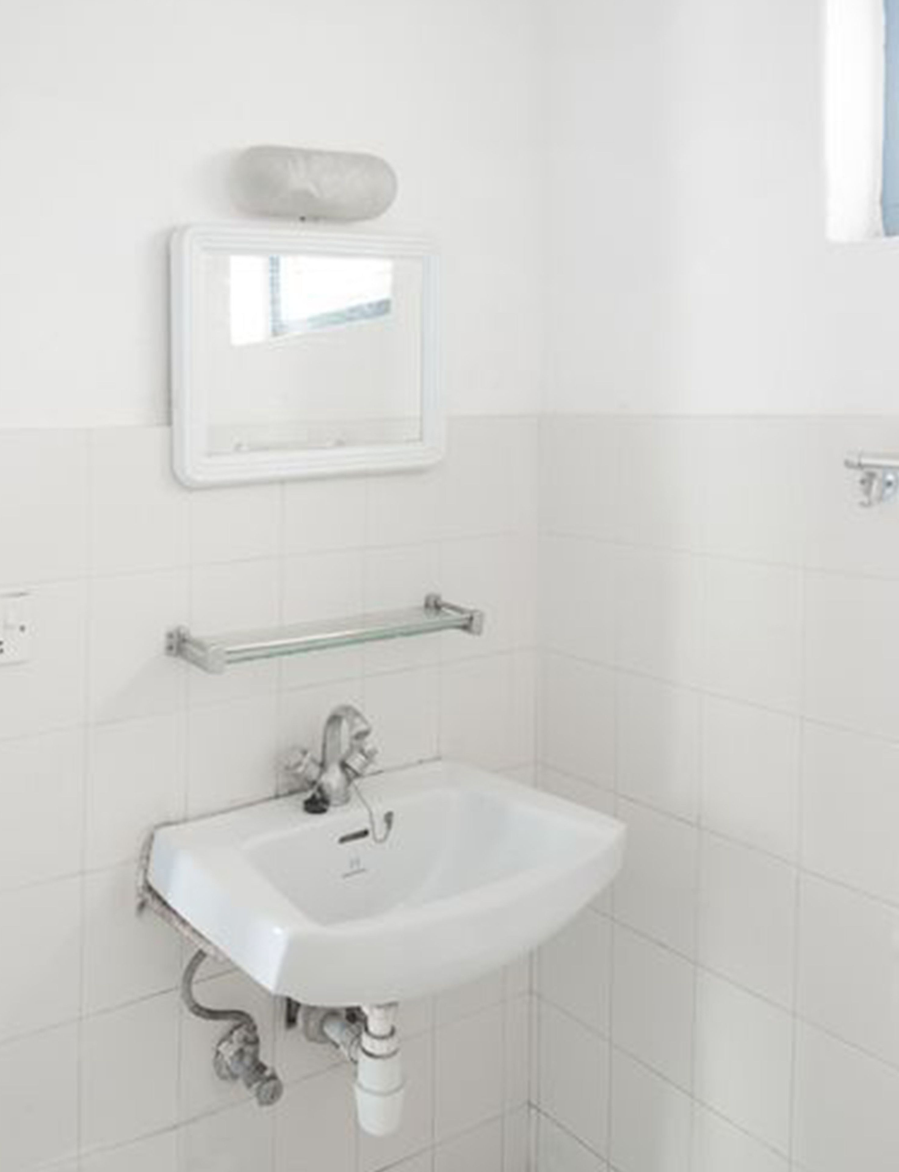 standard double room, smoking, lakeside | bathroom | shower, free toiletries, hair dryer, slippers