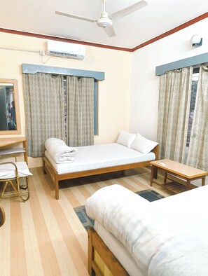 Deluxe Double Room | Desk, laptop workspace, free WiFi, bed sheets
