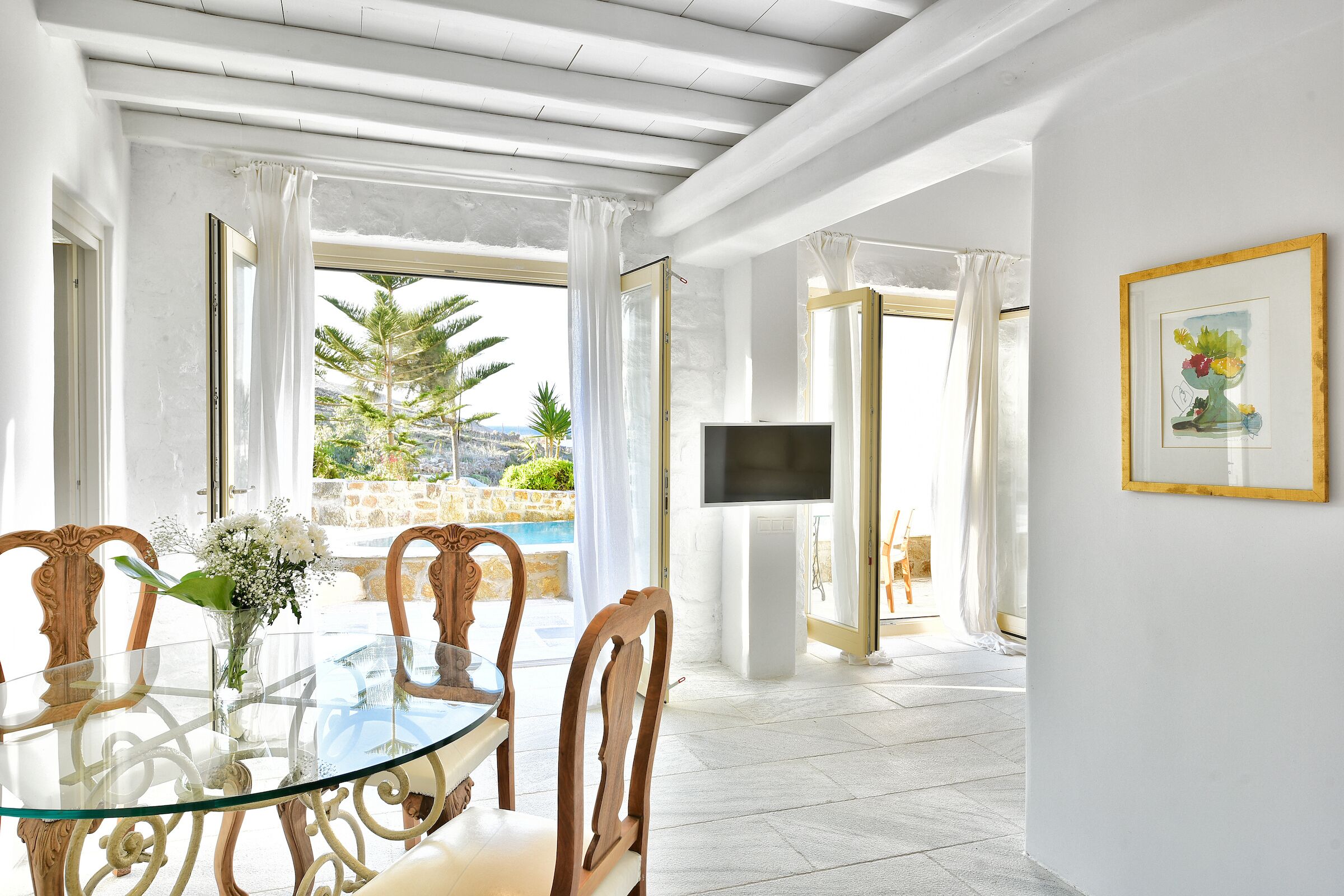 Spartacus 2 Bedroom Villa with Private Pool | บริเวณนั่งเล่น | ทีวี 40 นิ้ว พร้อมช่องดาวเทียม