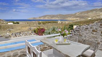 Outdoor pool, pool loungers