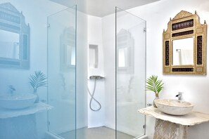 Spartacus 2 Bedroom Villa with Private Pool | Bathroom