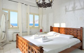 Megista Blue 2 Bedroom Penthouse with Sea | Ropa de cama de alta calidad, colchones viscoelásticos, minibar