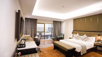 Phòng Suite Executive, 1 giường cỡ king, quang cảnh thành phố | Minibar với thức ăn, đồ uống miễn phí, két bảo mật tại phòng, bàn