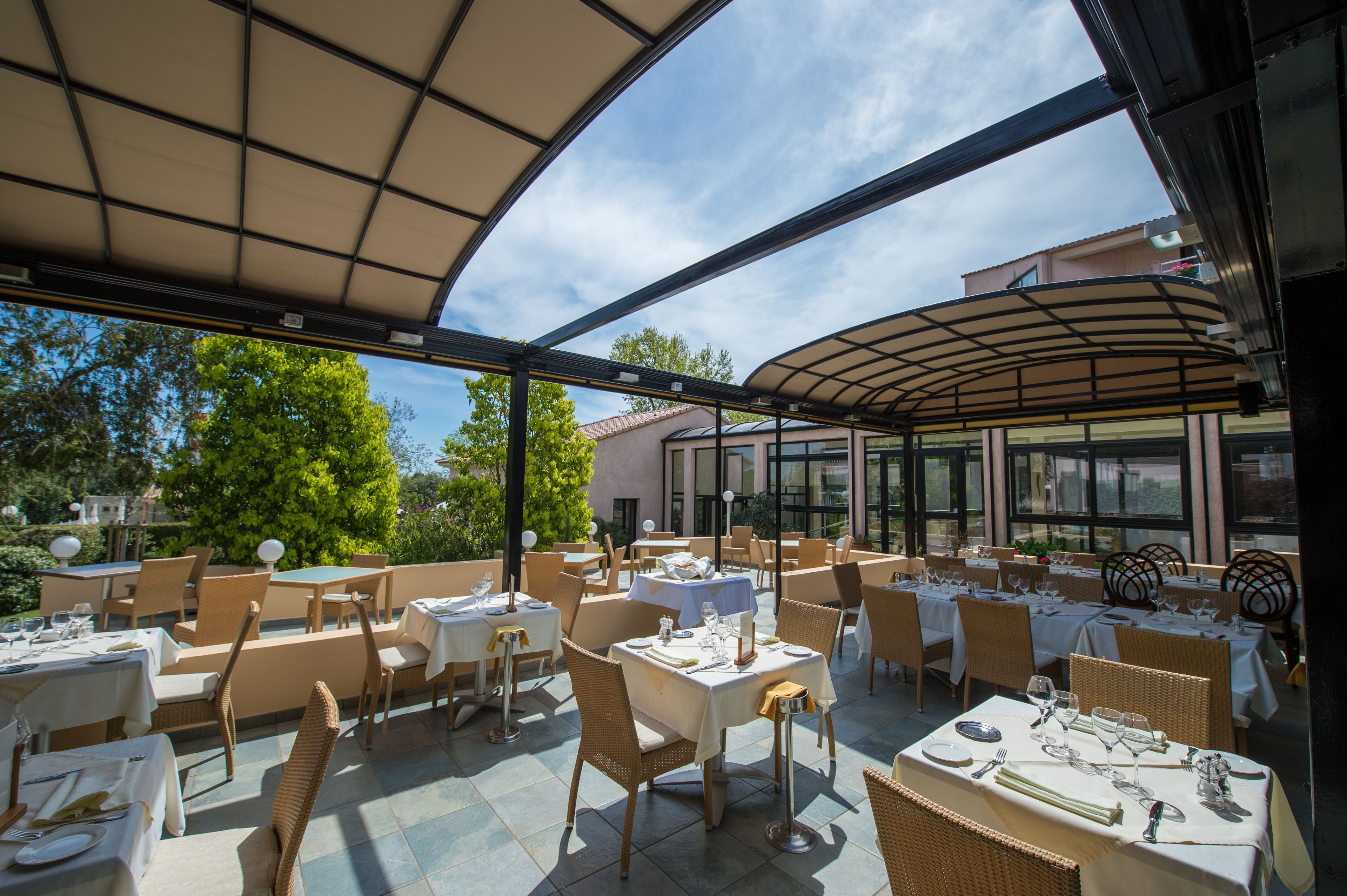 Lunch and dinner served, Regional cuisine