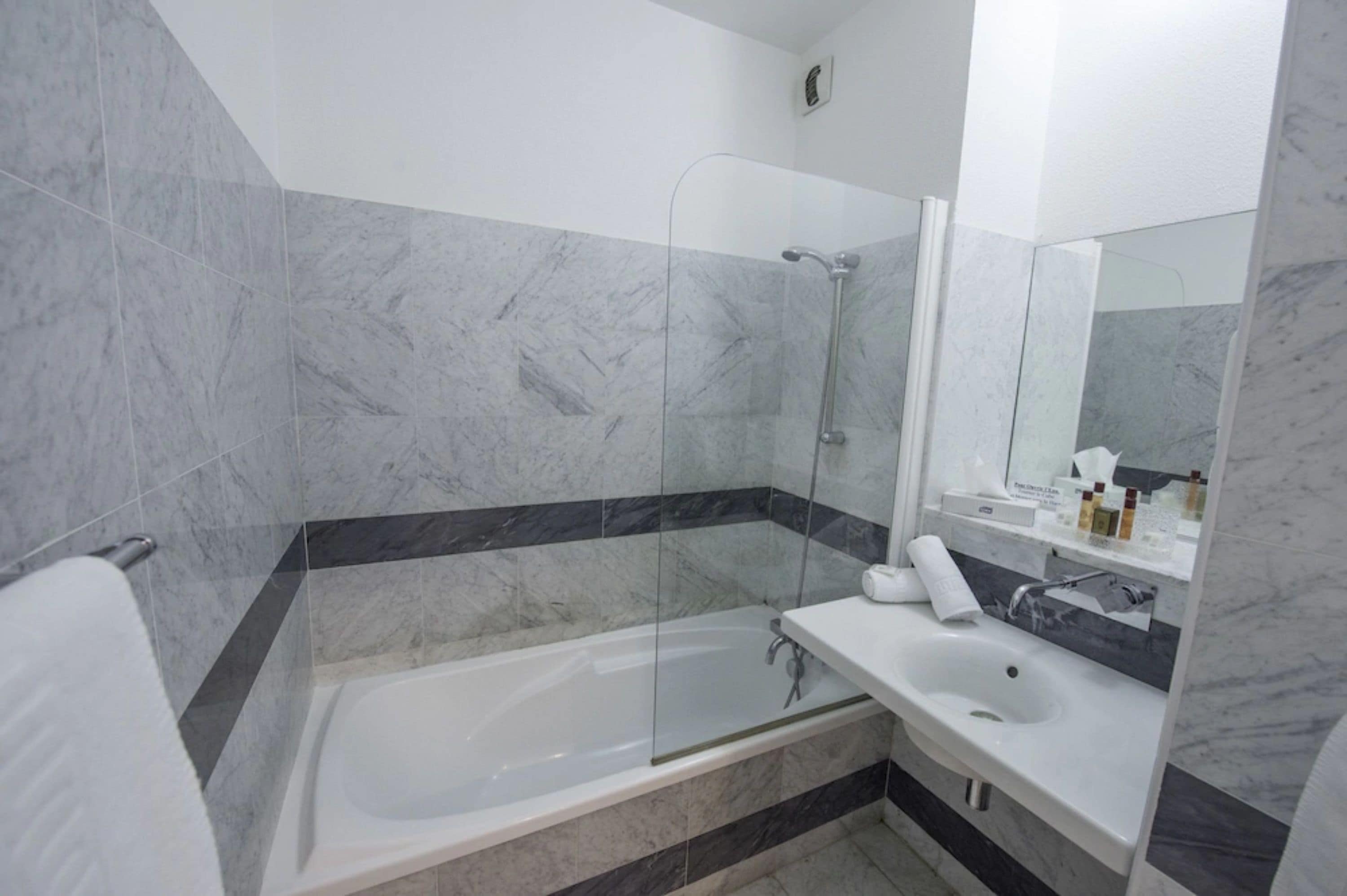 superior room , 1 person | bathroom | free toiletries, hair dryer, slippers, towels