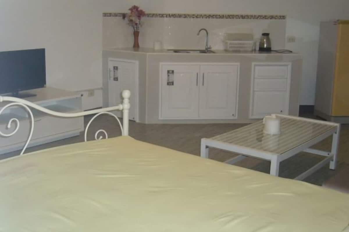 Rollaway beds, free WiFi