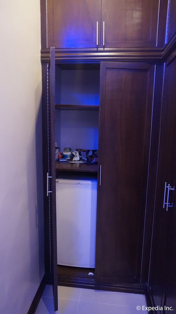 Mini fridge