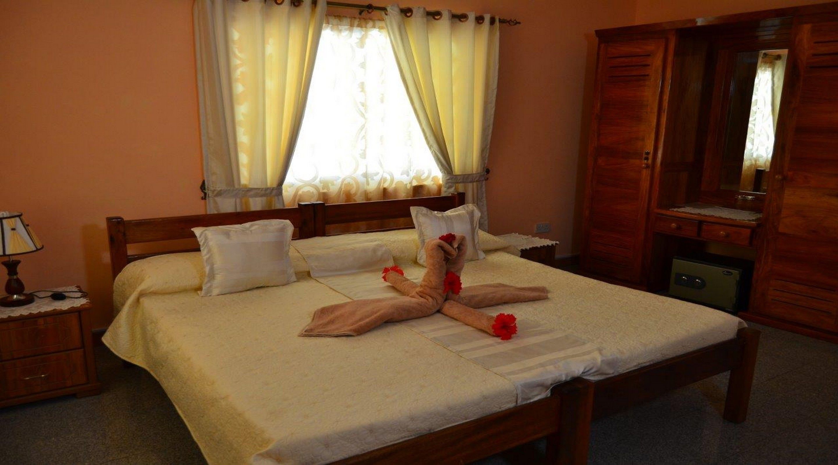 Double Room | Minibar, in-room safe, free WiFi, bed sheets