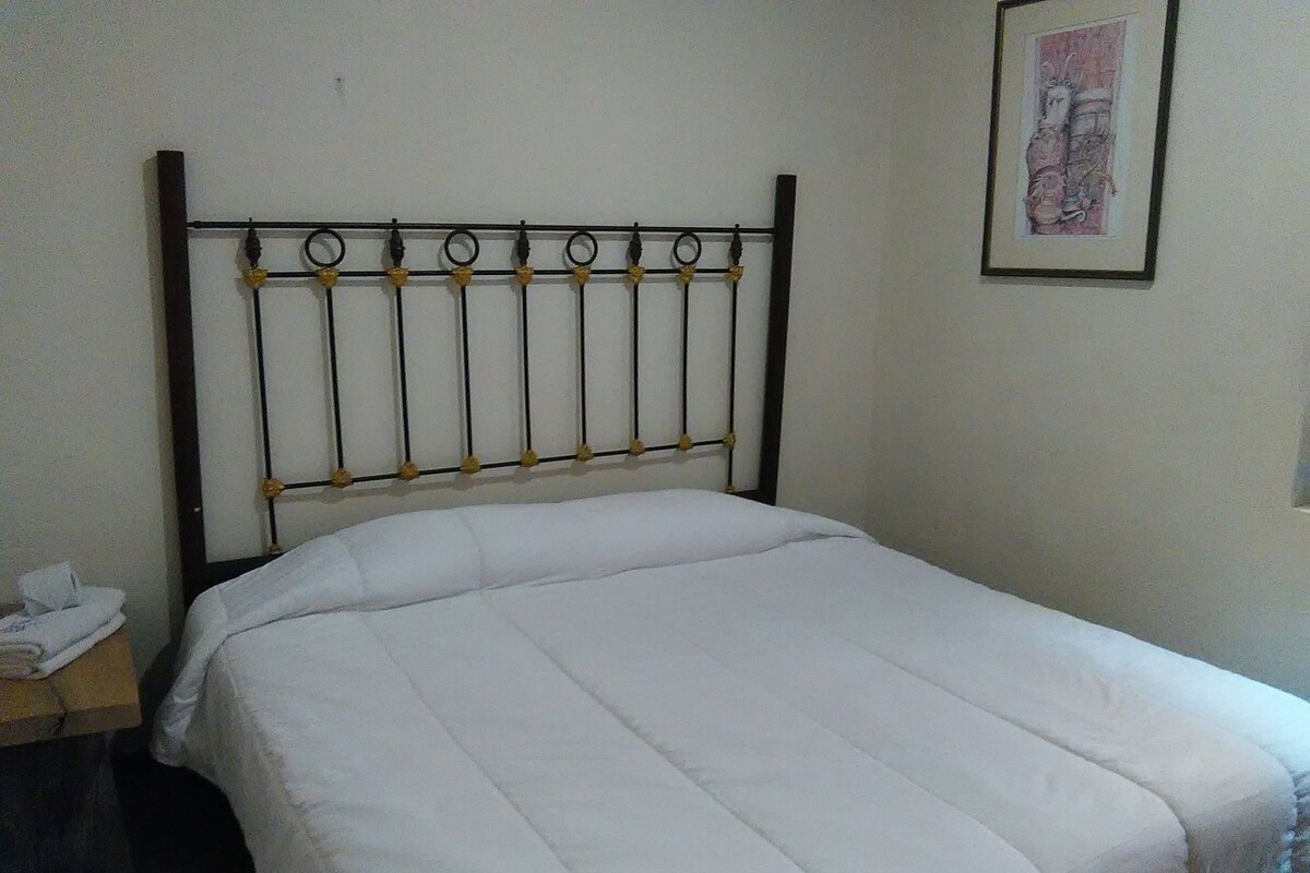 In-room safe, desk, rollaway beds (surcharge), WiFi (free)