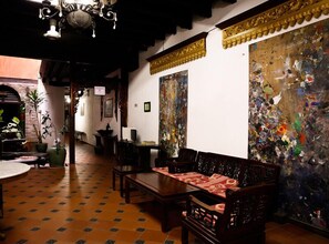 Lobby sitting area - Kuching Waterfront  Lodge (Kuching)