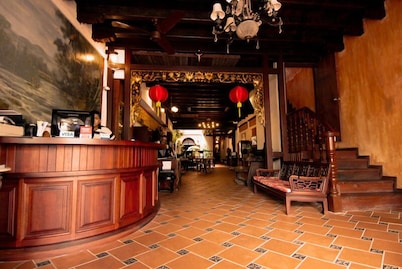 Kuching Waterfront  Lodge