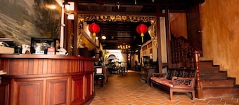 Kuching Waterfront Lodge