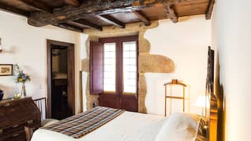 Habitación doble | 1 dormitorio, escritorio, cunas gratuitas y camas supletorias