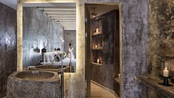 Premium Suite | Kylpyhuone | Designer-hygieniatuotteet, hiustenkuivaaja, pyyhkeet, saippua