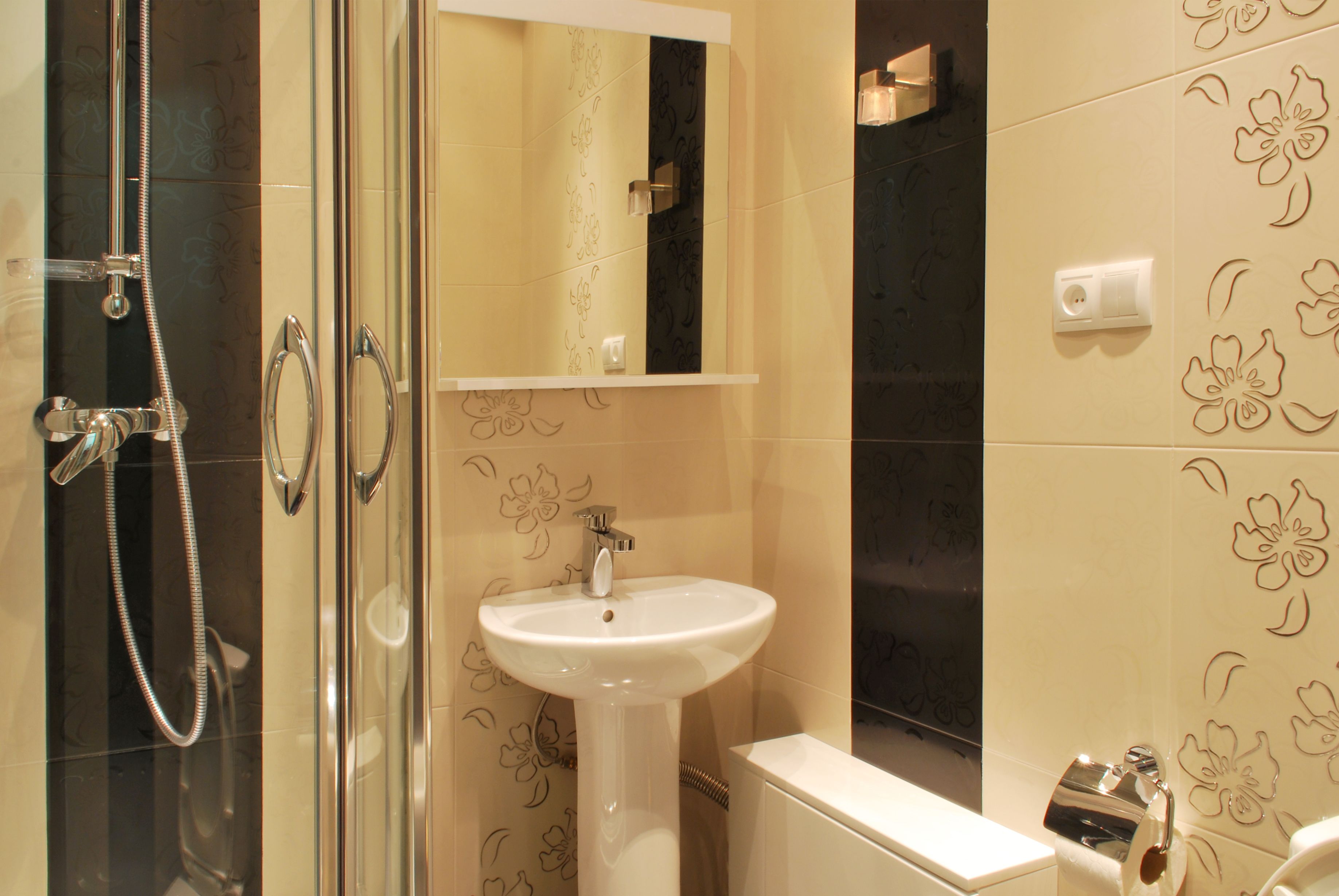 Shower, free toiletries, hair dryer, bathrobes