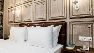 Standard Double Room | In-room safe, soundproofing, free WiFi, bed sheets