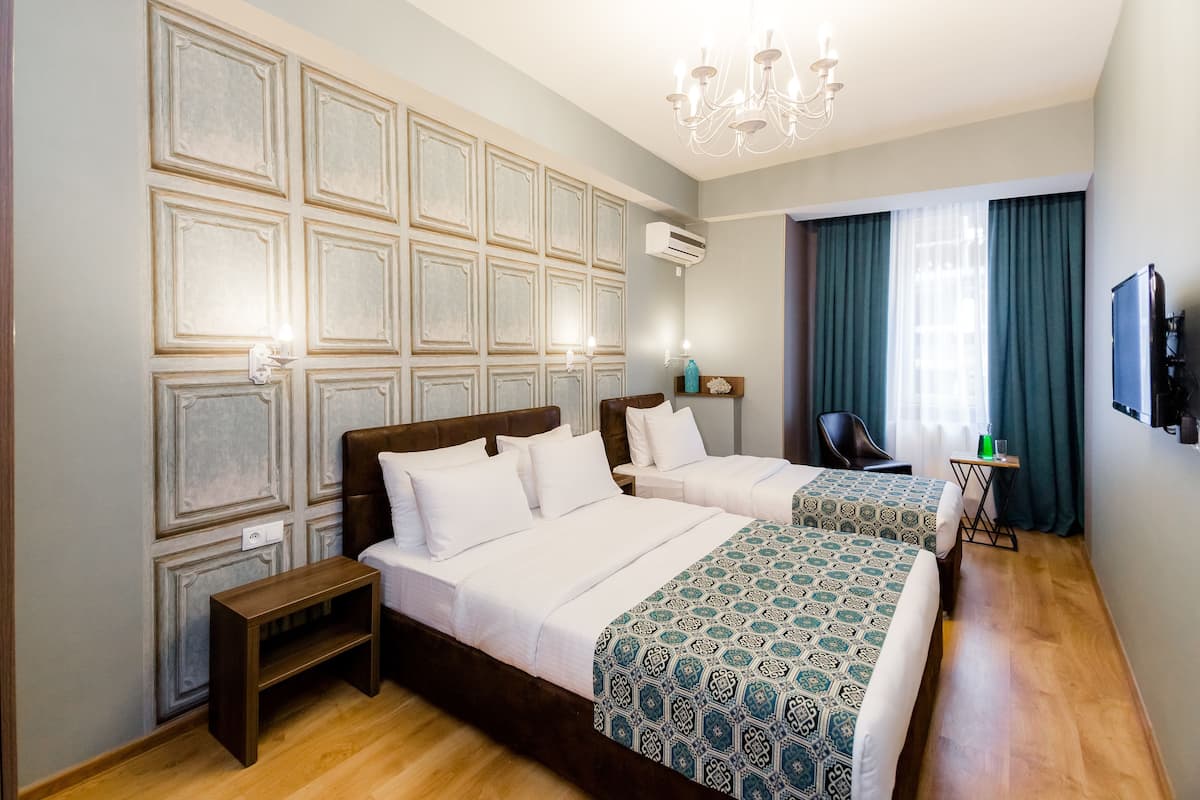 Economy Triple Room