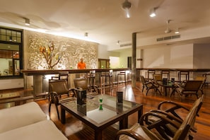 2 bares o lounges, bar junto a la alberca