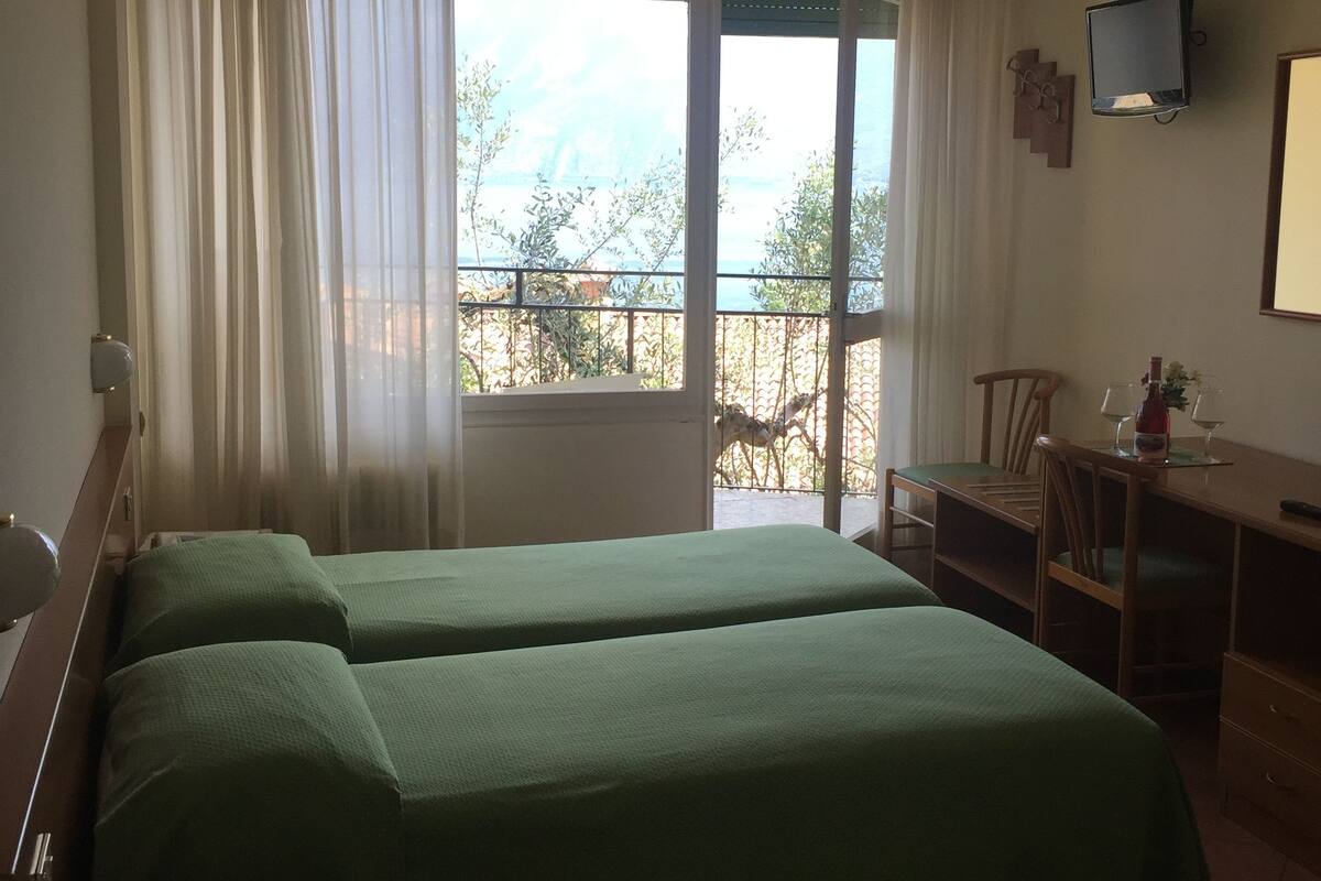 Superior Double Room, Balcony, Lake View
