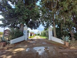 Fachada de la propiedad