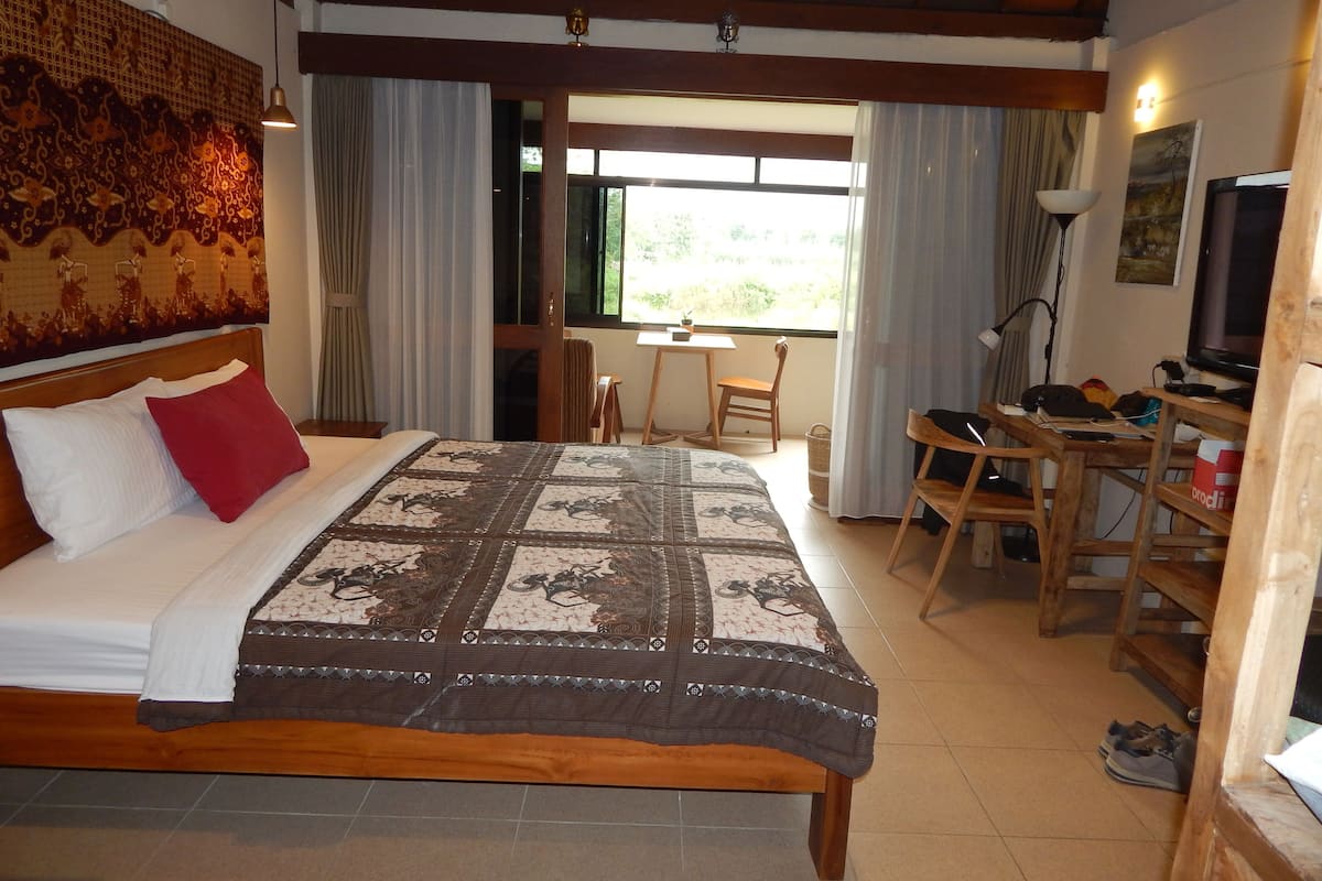 Comfort Studio, 1 Bedroom, Garden View | 1 bedroom, Egyptian cotton sheets, premium bedding, pillowtop beds
