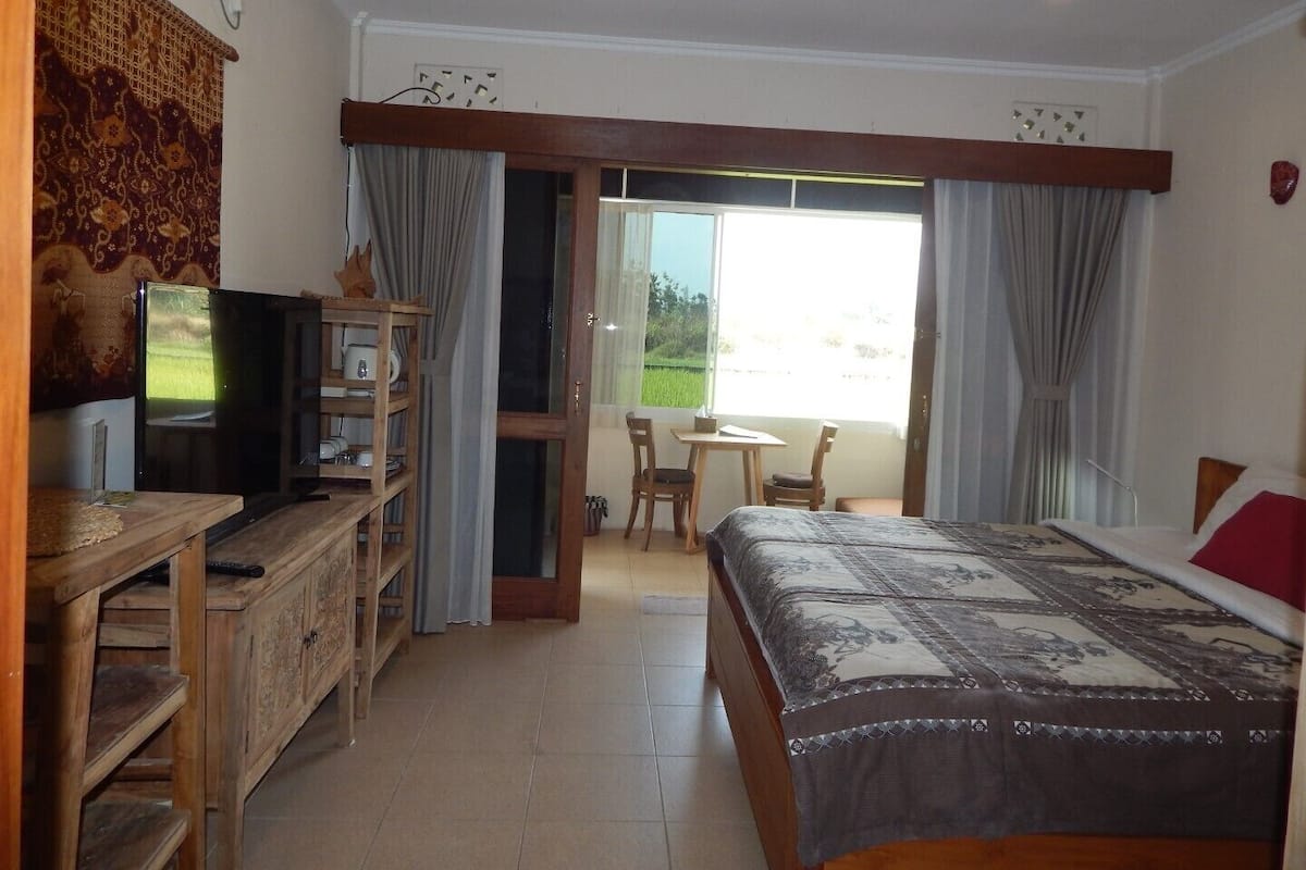 1 bedroom, Egyptian cotton sheets, premium bedding, pillowtop beds