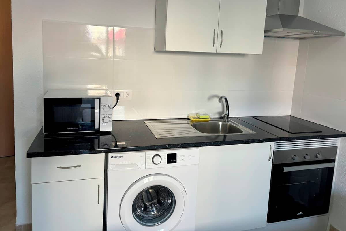 Basic Double Room, 1 Double Bed | Private kitchen