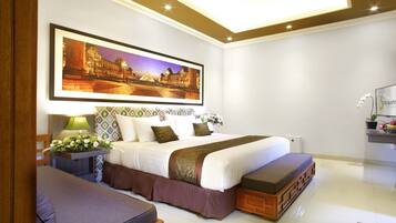 1 bedroom, premium bedding, minibar, in-room safe