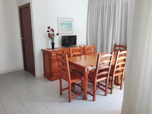 Departamento, 2 habitaciones, Terraza | Servicio a la habitación