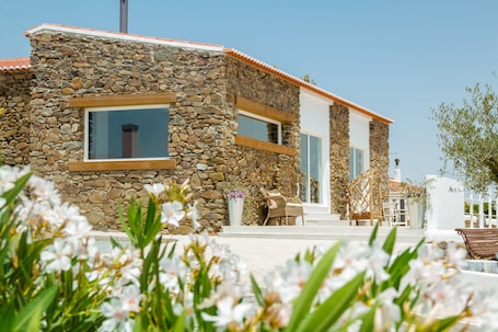 Exterior. Herdade dos Castelejos