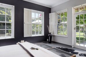 Deluxe Suite | View from room - 14 on Klein Constantia (Cape Town)