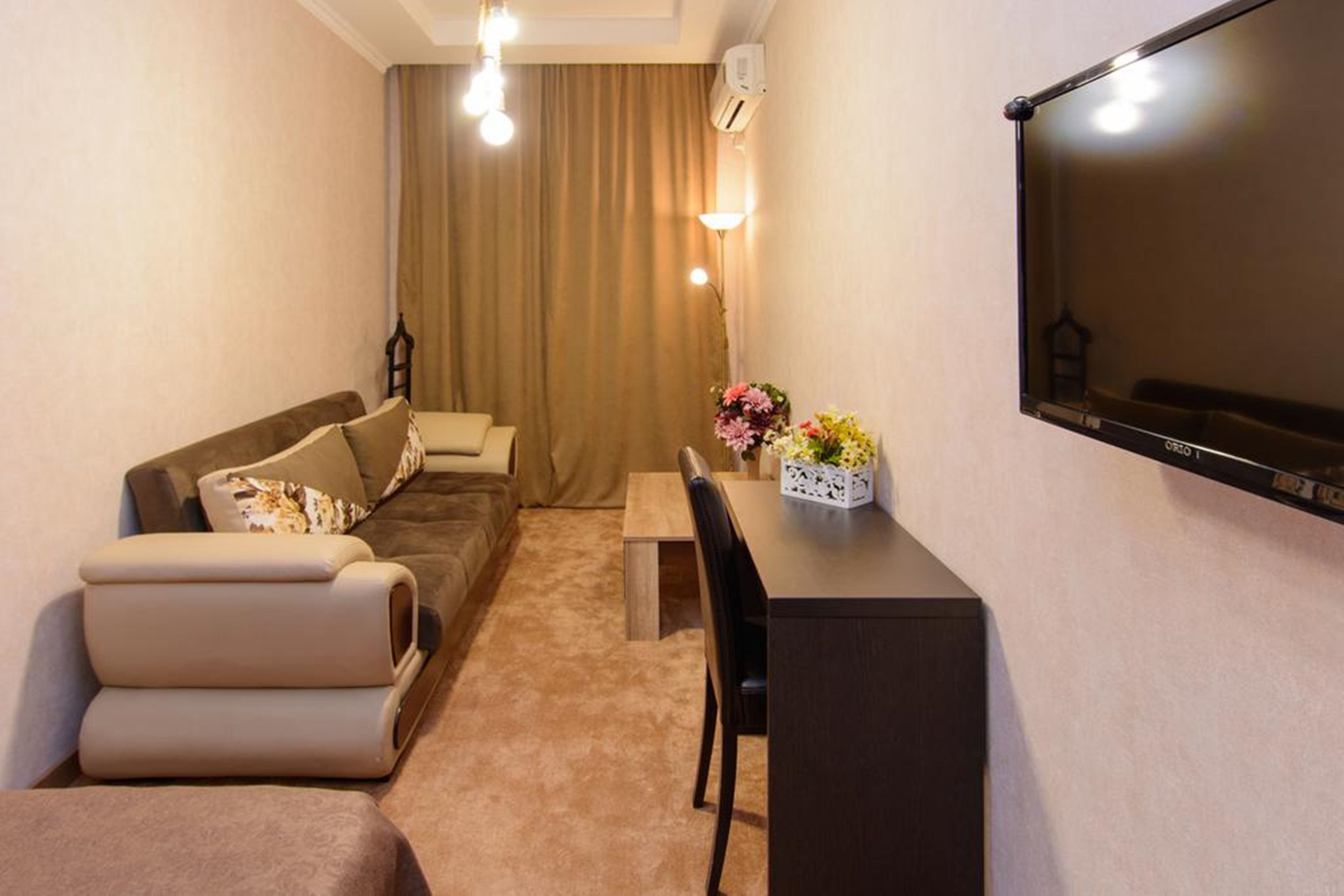 superior twin room | hypo-allergenic bedding, minibar, in-room safe, desk