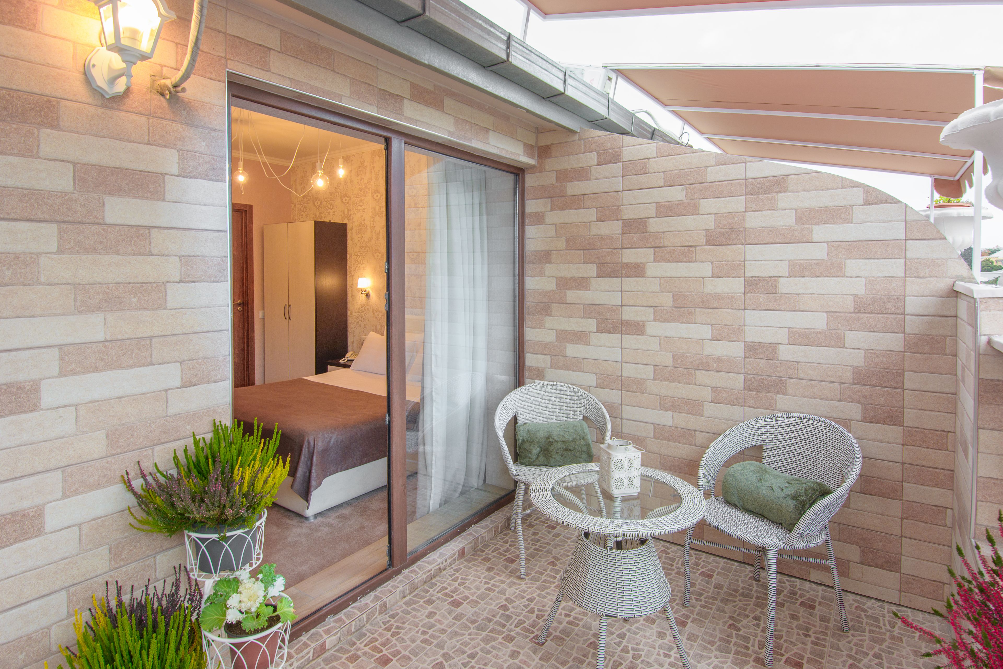 standard double or twin room, balcony | balcony