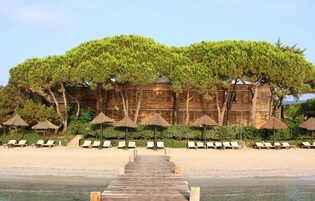 Di pantai 
