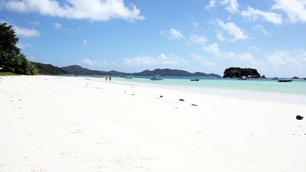 Beach nearby - Pirogue Lodge (Praslin Island)