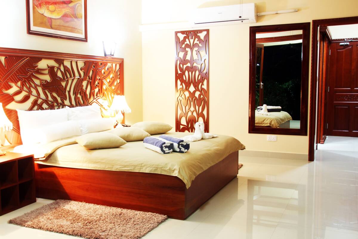 Quarto standard, 1 cama King, vista para o oceano | Frigobar, cofres nos quartos, escrivaninha, berços grátis