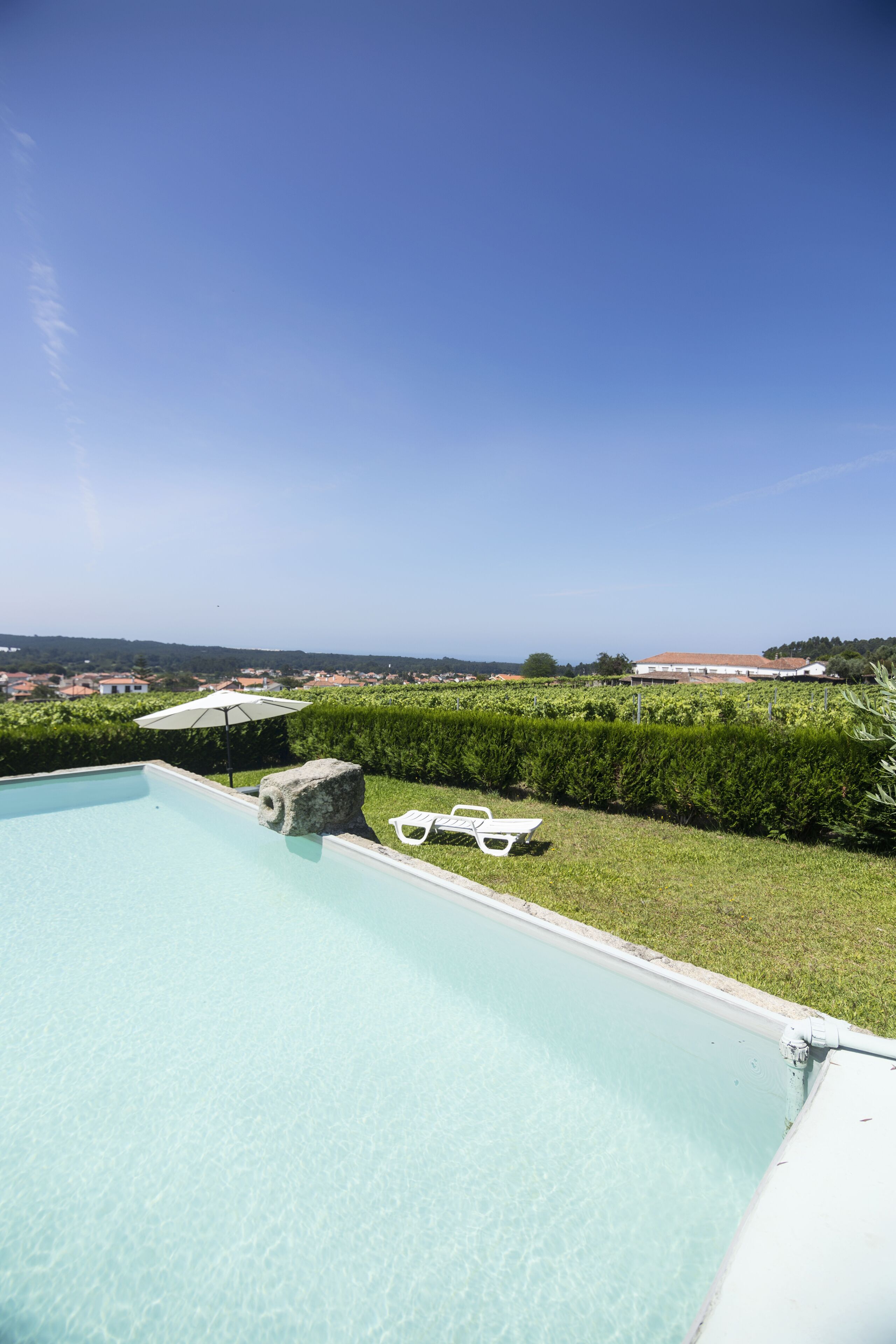 季节性开放的室外游泳池