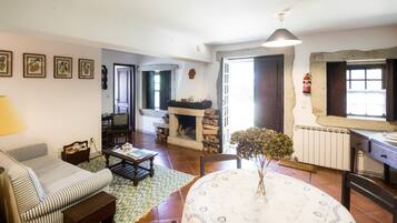 Flat-screen TV, fireplace