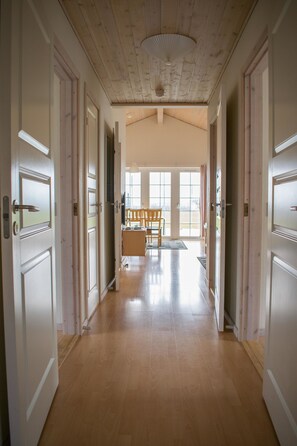 House, 3 Bedrooms, Jetted Tub (Linen Excluded) | Hallway - Enjoy Resorts Marina Fiskenæs (Grasten)