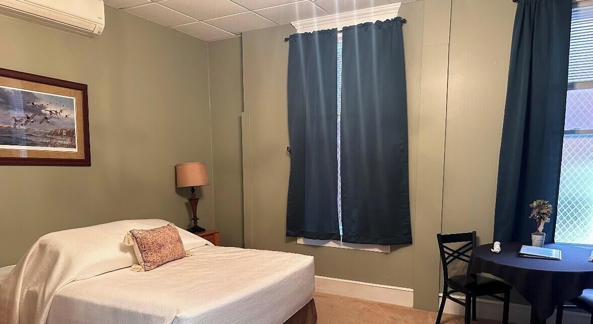 Classic Room, Queen Bed (Room #8 - 2nd Fl - No Elevator) | Iron/ironing board, bed sheets