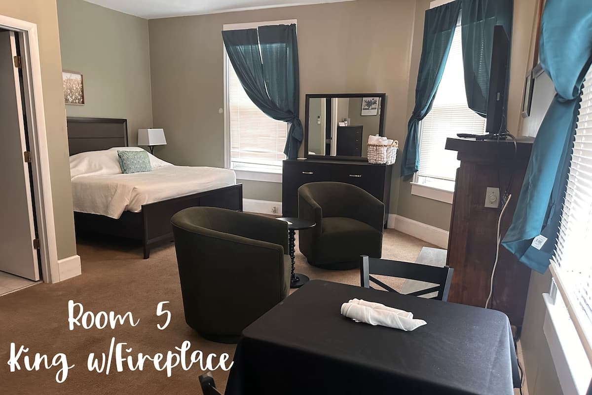 Deluxe Room (Room #5) | Iron/ironing board, bed sheets