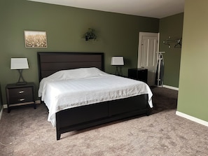 Quarto conforto | Ferros/tábuas de passar roupa, roupa de cama