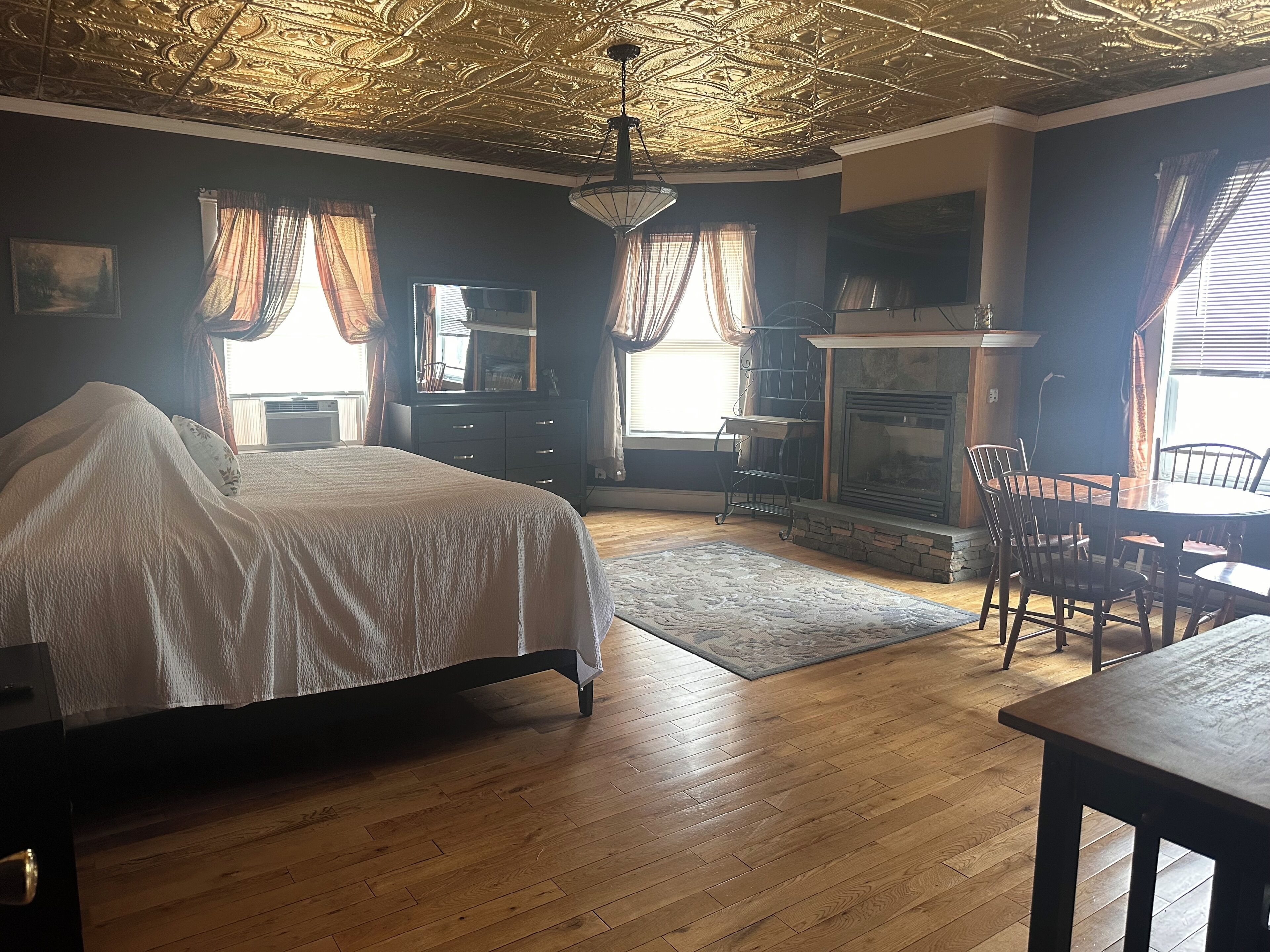 Signature kamer, 1 kingsize bed | Een strijkplank/strijkijzer, beddengoed