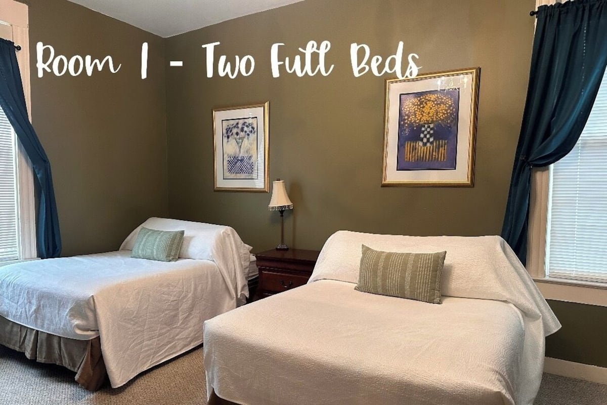Traditional Double or Twin Room (Room#1) | Iron/ironing board, bed sheets