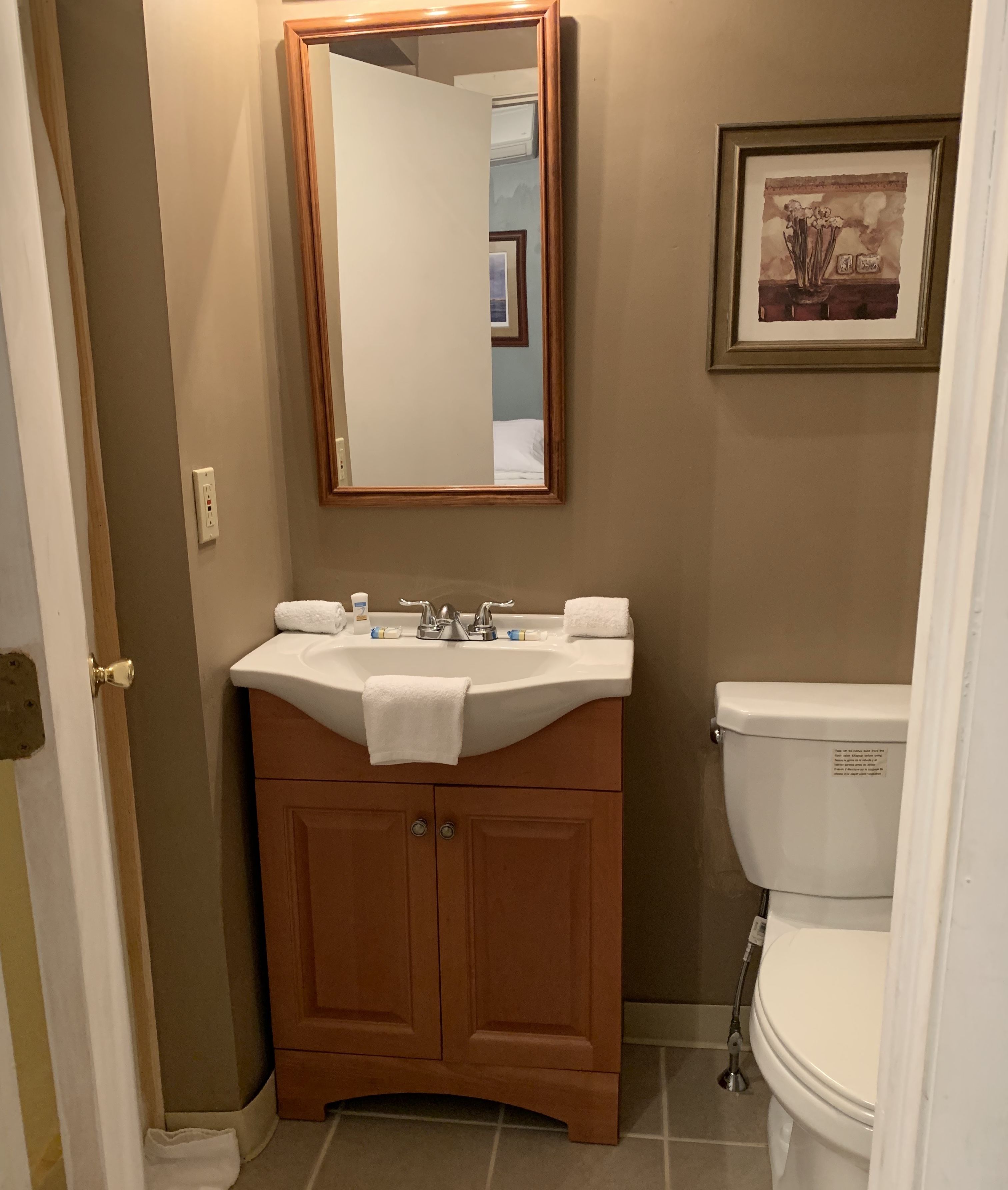 classic room (room #8) | bathroom | hair dryer, towels