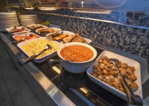 Colazione completa, servita tutte le mattine (11.95 GBP a persona)