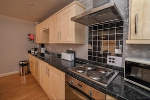 Standard Apartment, 2 Bedrooms (No lift or accessible facilities) | Private kitchen