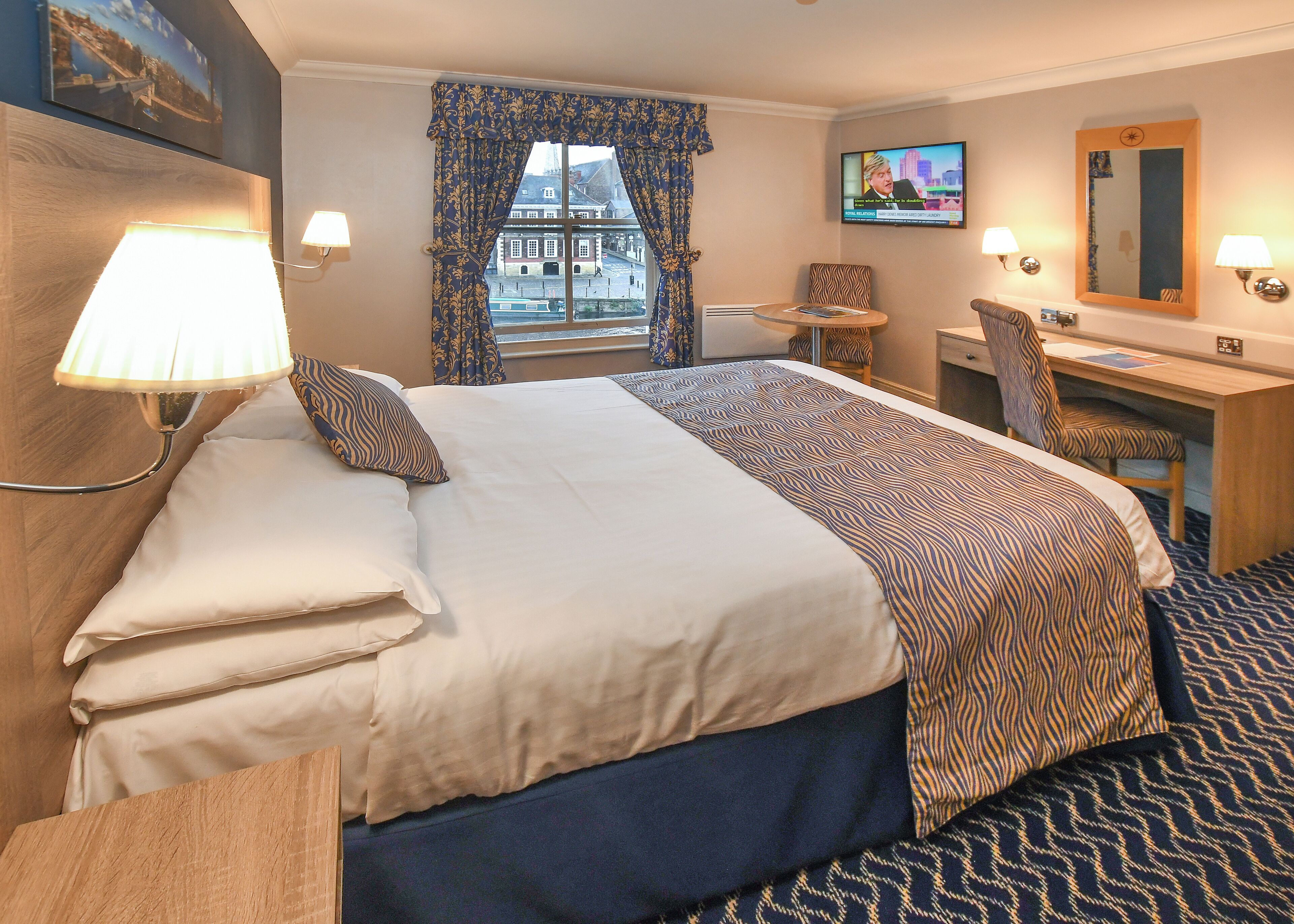 Iron/ironing board, bed sheets